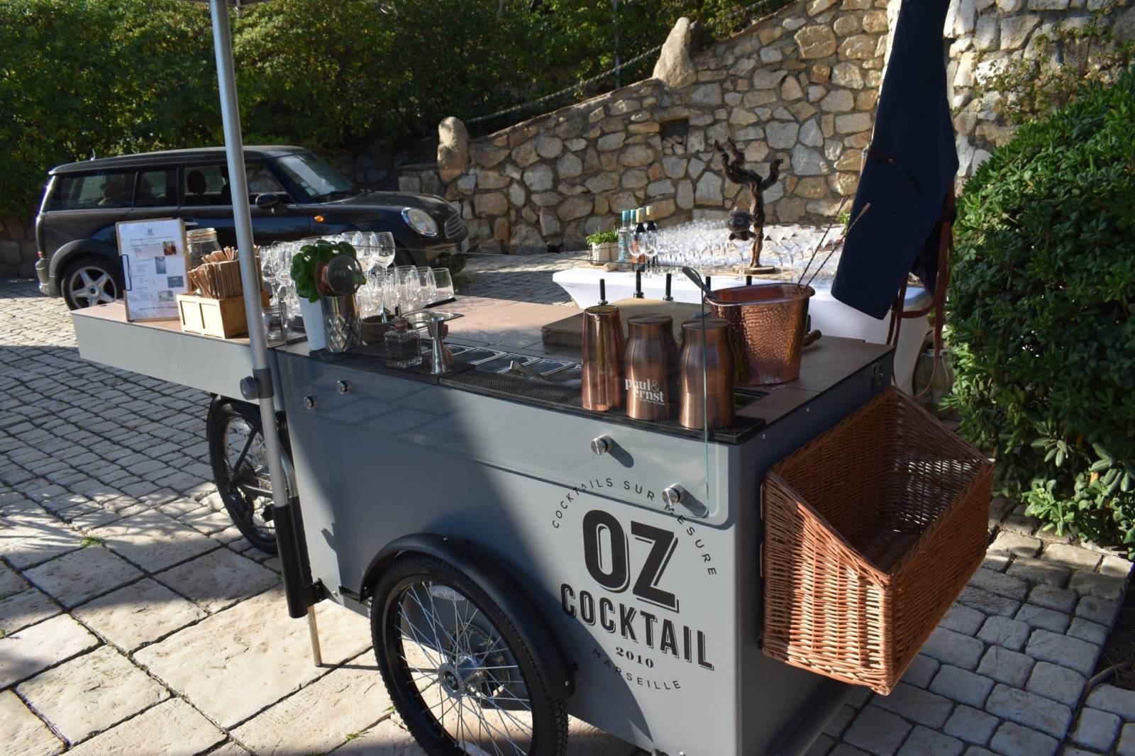 Oz Cocktail : Votre partenaire pour des événements réussis à Marseille, Aix-en-Provence et dans les Bouches-du-Rhône.